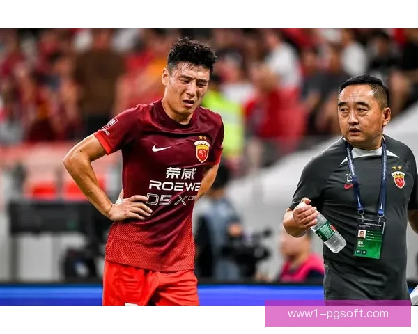 上海海港力压同城申花勇夺中超两连冠续写沪上足球新王朝荣耀篇章